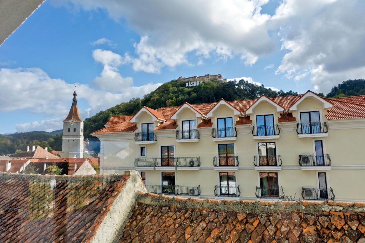 Apartaments Rîşnov Eksteriør billede