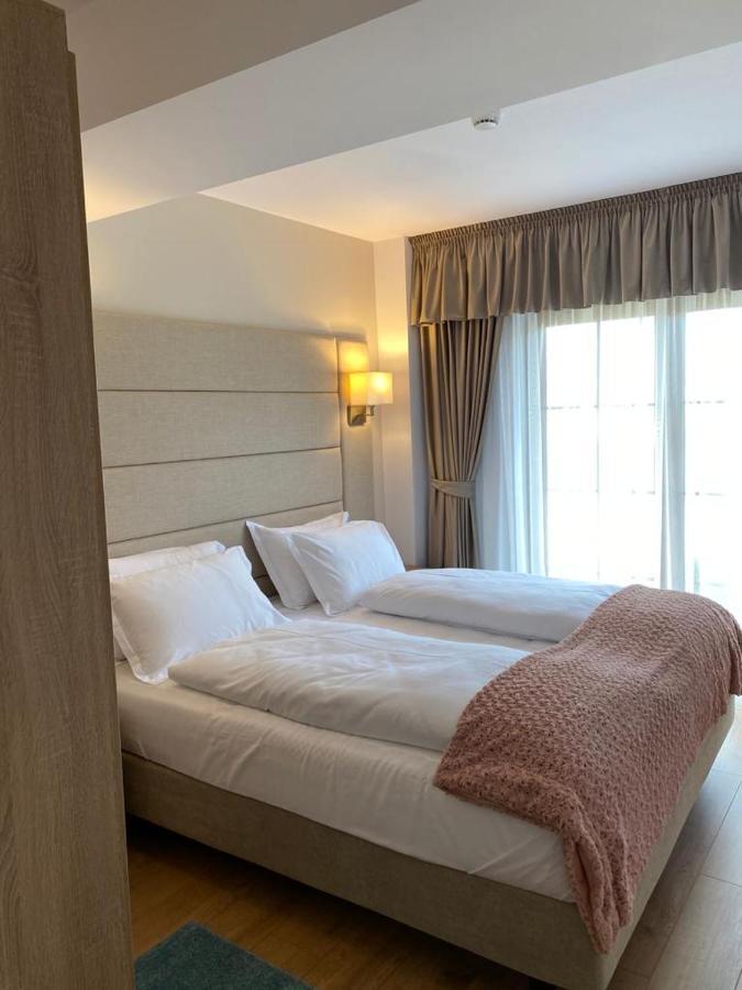 Apartaments Rîşnov Eksteriør billede