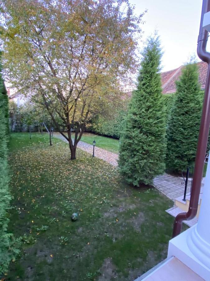 Apartaments Rîşnov Eksteriør billede