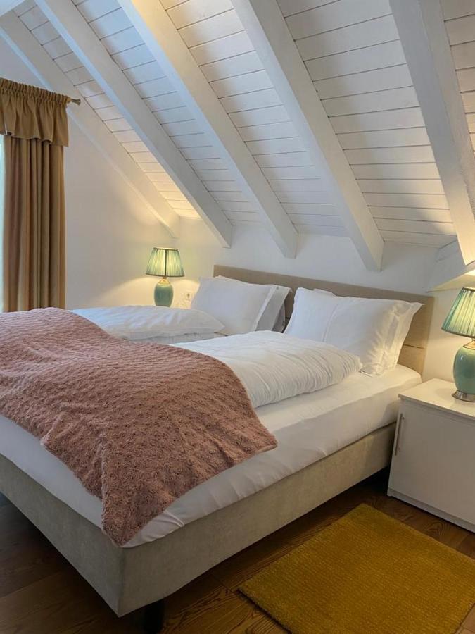 Apartaments Rîşnov Eksteriør billede